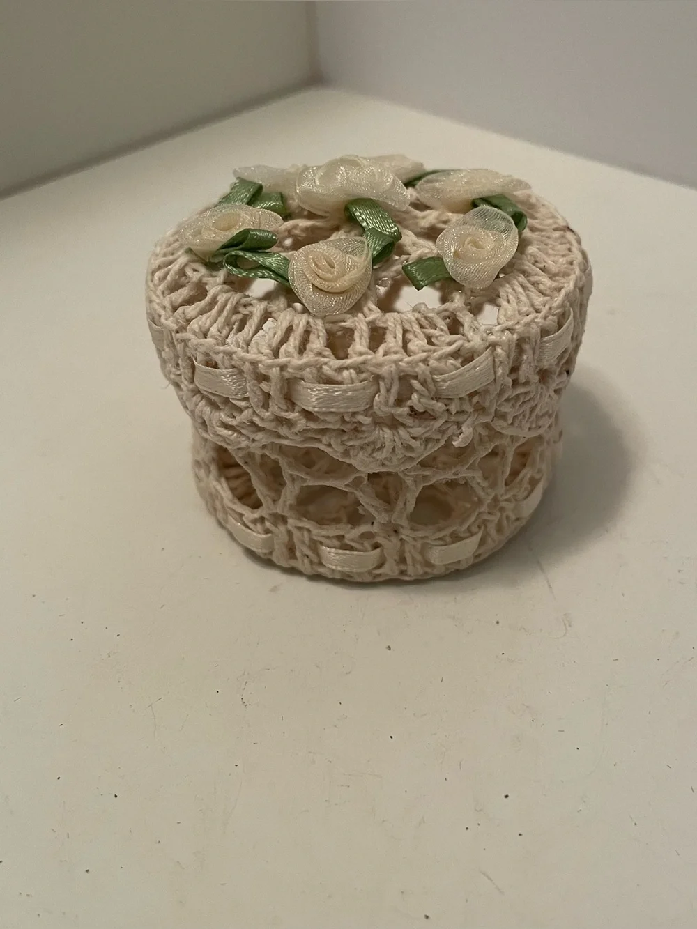 Vintage Handmade Starched Crocheted Trinket Box Cream Cottage Core Grandma  2.5”